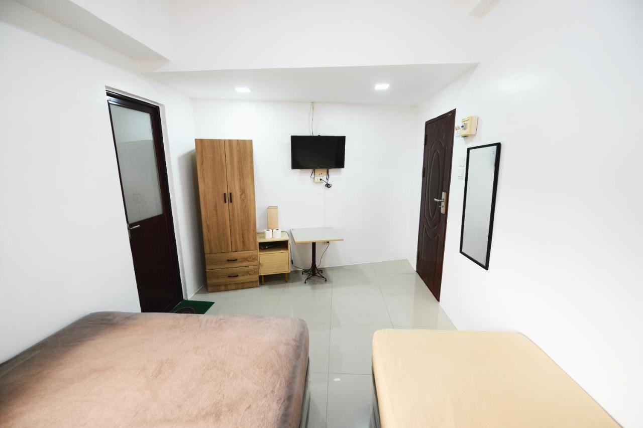Cebu Courtyard Hotel Lapu-Lapu City Exterior photo