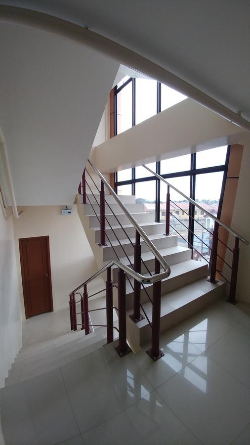 Cebu Courtyard Hotel Lapu-Lapu City Exterior photo